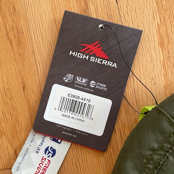 NWT High Sierra pack and go sport foldable back pack gym and camping Green - Picture 5 of 5